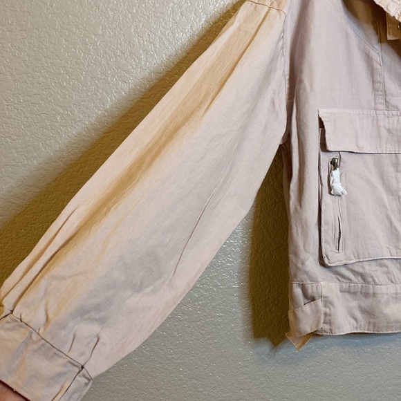 Blank NYC
Size Large
CHASIN YOU JACKET
Lilac high collar cargo jacket - Picture 7 of 14